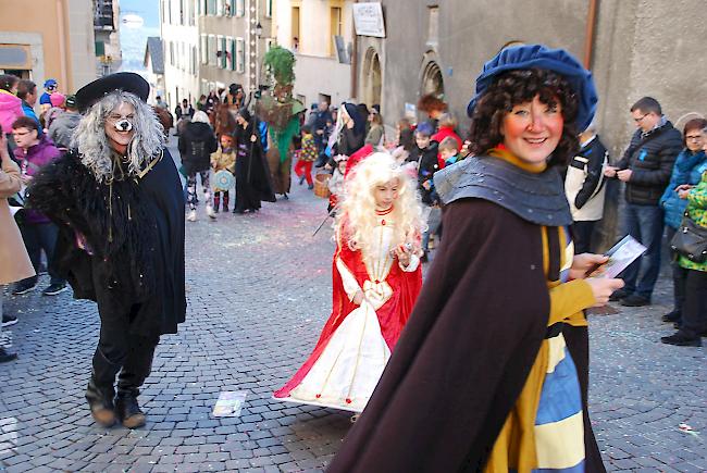 Impressionen vom Grossen Fasnachtsumzug durch die Leuker Altstadt. 