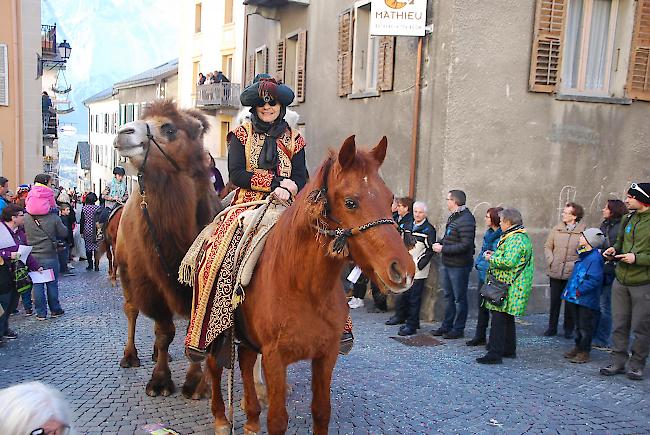 Impressionen vom Grossen Fasnachtsumzug durch die Leuker Altstadt. 