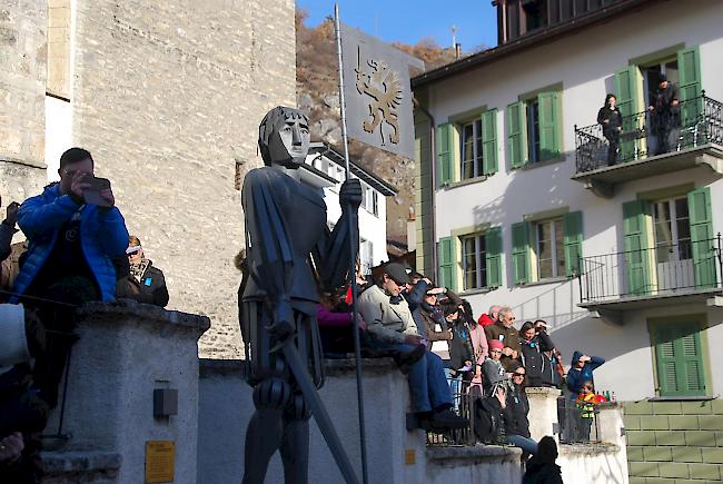 Impressionen vom Grossen Fasnachtsumzug durch die Leuker Altstadt. 