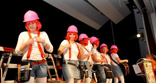 Diese Rotsch&ouml;pfe traten als &laquo;Af&auml;nger&raquo; auf und verz&uuml;ckten das Publikum im Pfarreiheim...