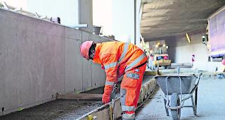 Schallbettgalerie. Die Bauwerksanierung ist dieses Jahr die einzige Baustelle mit einer permanent einspurigen Verkehrsf&uuml;hrung