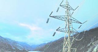 Drunter statt dr&uuml;ber. Durch eine Kabelf&uuml;hrung im Tunnel k&ouml;nnten im Grimselgebiet rund 120 Strommasten r&uuml;ckgebaut werden.  