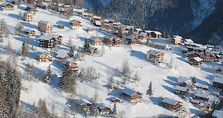 Zahlreiche Airbnb-Betten befinden sich im Wallis. Im Bild: Ferienwohnungen in Bellwald. (Symbolbild)