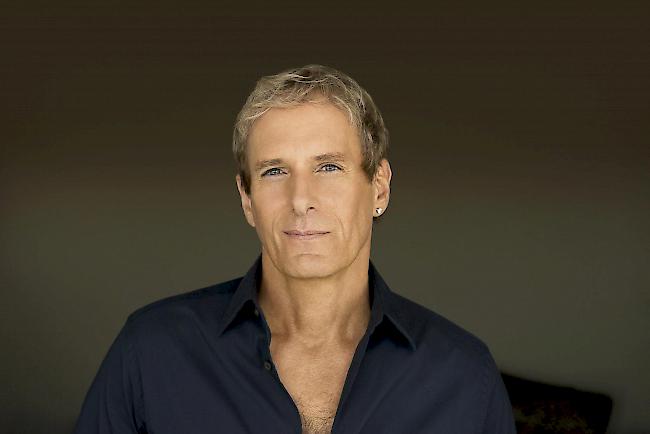 Michael Bolton. Wenn ein Mann eine Frau liebt, dann... ja dann lief in den 90ern oft der Kuschelpop von Herrn Bolton im Hintergrund. Wie viele Babys zu seinen Balladen gezeugt worden sind, ist nicht überliefert; aber wer weiss, vielleicht gibt es ja am Donnerstag einige im Publikum vor der Zeltbühne. 