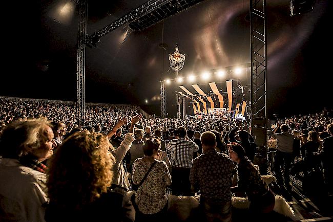 Ausgelassene Stimmung am Konzert von Stephan Eicher.