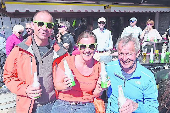 Kasper (53) und Bettina Kellerhals (50) sowie Walter Hess (70) alle aus Saas-Fee.