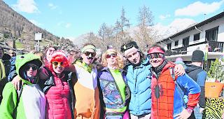 Laura Gygax (25) aus Yverdon, Amandine Matraycou (31) aus Fribourg, Arnaud M&uuml;ller (31) aus Neuch&acirc;tel, Alex Chautier (31) aus Conthey, Loic Etienne (32) aus Genf und Julien Meyer (31) aus Yverdon.