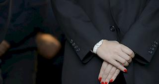 Knacks. Forscher haben die Ursache f&uuml;r das Knacken in den Fingergelenken herausgefunden.