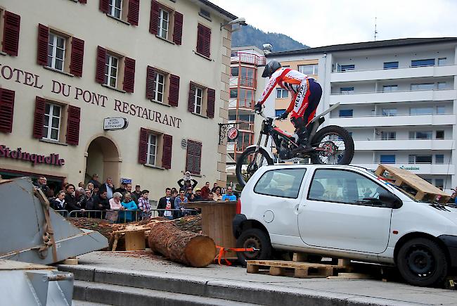 An insgesamt drei Trial Bike Shows zeigten Zweiradfahrer mit und ohne Motor ihr Können. 