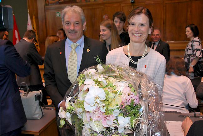 Diego Wellig und seine Frau Silvia schritten durch den Mittelgang des Plenarsaals. Von links und rechts regnete es Gratulationen.