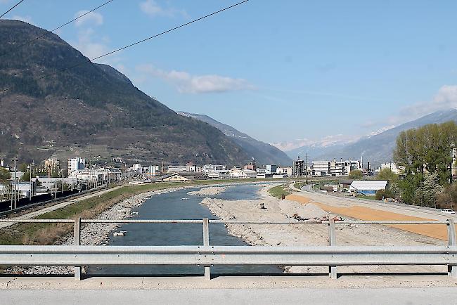 Auch in Visp sind die Bauarbeiten zur dritten Rhonekorrektion wieder aufgenommen worden. 