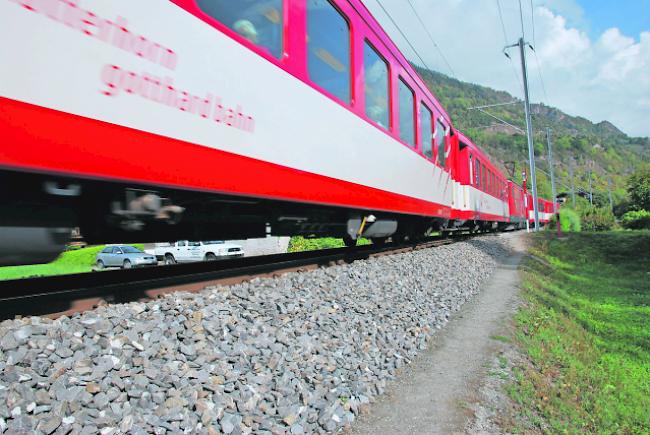 Strecke Fiesch-Niederwald bis etwa 15.00 Uhr gesperrt.