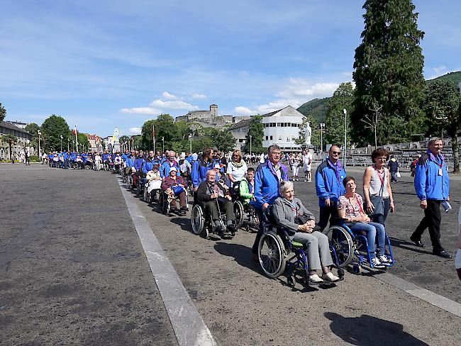 Die kranken Pilger erhalten durch die Oberwalliser Krankenträgervereinigung in Lourdes eine spezielle Betreuung.