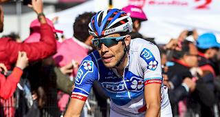 Der Franzose Thibaut Pinot muss f&uuml;r die Tour de France Forfait geben.