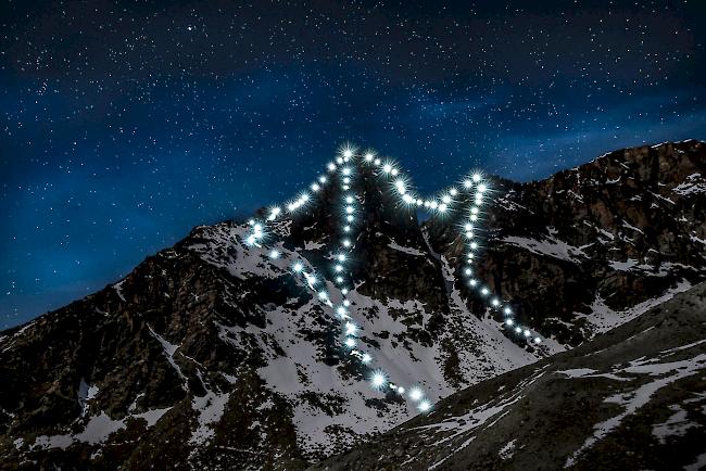 Drei Routen. Die Bergsteiger bestiegen das Jegihorn über den alpinen Wanderweg (links), die Plaisir-Kletterroute (Mitte) sowie den Jegihorn-Klettersteig (rechts). Foto david bumann