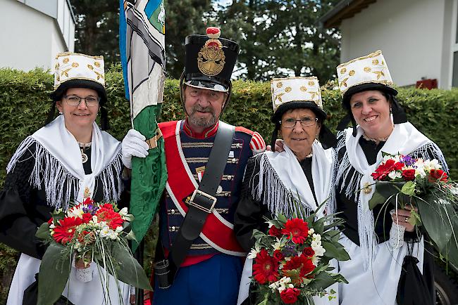 Tanja Andenmatten (44), Markus (61) und Ruth Noti (59) und Sarah Margelist (44), alle aus Eisten.