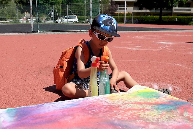 Die Kleinen hatten die Möglichkeit, Zauberbilder zu sprayen.