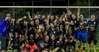 Der FC Stalden in Jubelpose. Spielen sie aber n&auml;chste Saison auch wirklich in der 3. Liga?