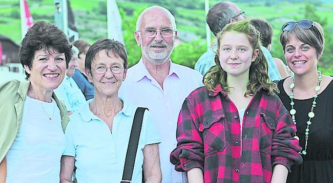 Marianne Mathier (65) aus Glis, Bruna (70) und Sergio (72)
Benicchio aus Lamone im Tessin, Verena Benicchio (14)
aus Salgesch und Marion Mathier (31) aus Siders.