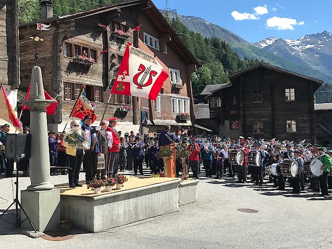 Impressionen aus dem 66. Bezirksmusikfest Goms/Östlich Raron in Ernen.