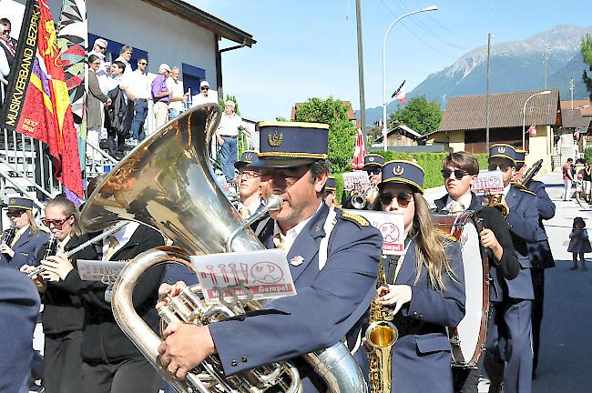 Impressionen vom Bezirksmusikfest in Salgesch.