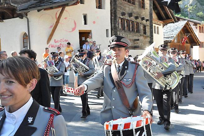 Impressionen vom Bezirksmusikfest in Salgesch.