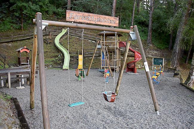 Die Polizei hat die Schäden auf dem Spielplatz in Staldenried protokolliert und ermittelt nun gegen unbekannt.