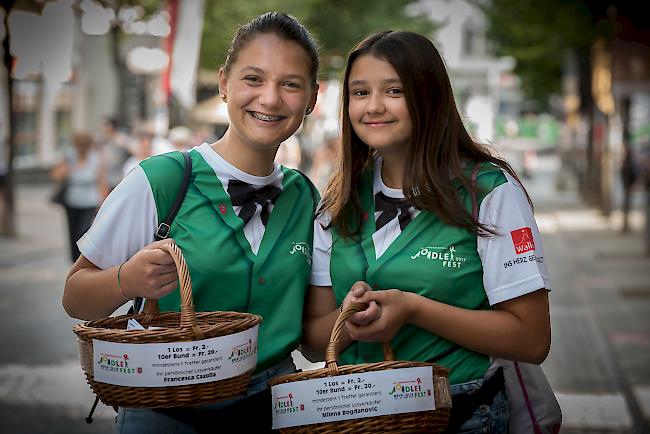 Francesca Cazzolla (12) aus Brig-Glis und Milena Bogdanovic (12) aus Gamsen.