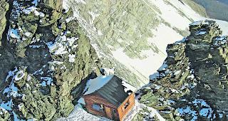 Nicht f&uuml;r gem&uuml;tliche Stunden. Die Solvay-H&uuml;tte wurde f&uuml;r den absoluten Notfall gebaut  &ndash;  und vor hundert Jahren eingeweiht.  