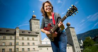 Musikerin Eliane Amherd freut sich auf die neuerliche Ausgabe des Frauenstimmen Festivals.