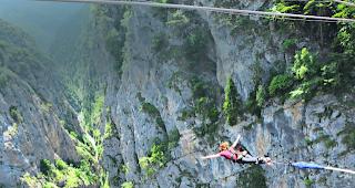 V&ouml;llige Freiheit. 190 Meter reines Adrenalin. Der freie Fall ist ein einmaliges Gef&uuml;hl. 