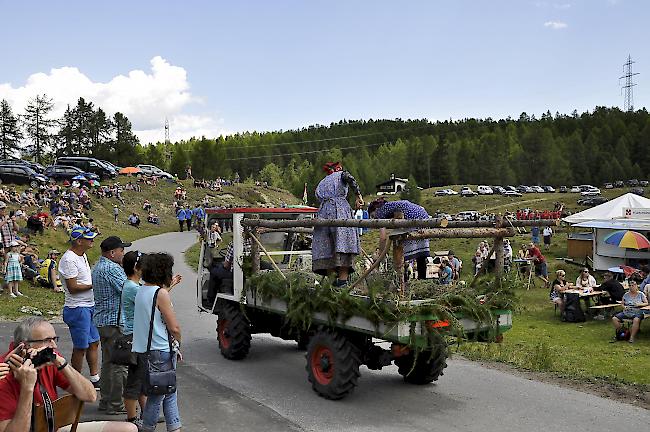 Impression vom Umzug des Älplerfests auf der Moosalp.