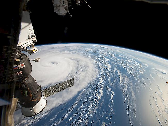 Teile des 2016 ausser Kontrolle geratenen chinesischen Raumlabors "Tiangong 1" werden nach Einschätzung von Raumfahrtexperten voraussichtlich in einigen Wochen auf der Erde einschlagen. (Symbolbild)