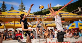 Die Finalpartie zwischen den Teams &laquo;Projekt Sandburg&raquo; und &laquo;Elegant galant&raquo; am diesj&auml;hrigen Beach-Event in Gr&auml;chen. 