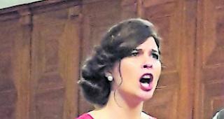 &Uuml;berzeugt. Desir&eacute;e Werlen bei ihrem Konzert in Kippel: das kam bestens an. 