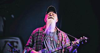 Authentisch. Seasick Steves Erz&auml;hlungen gehen unter die Haut. 