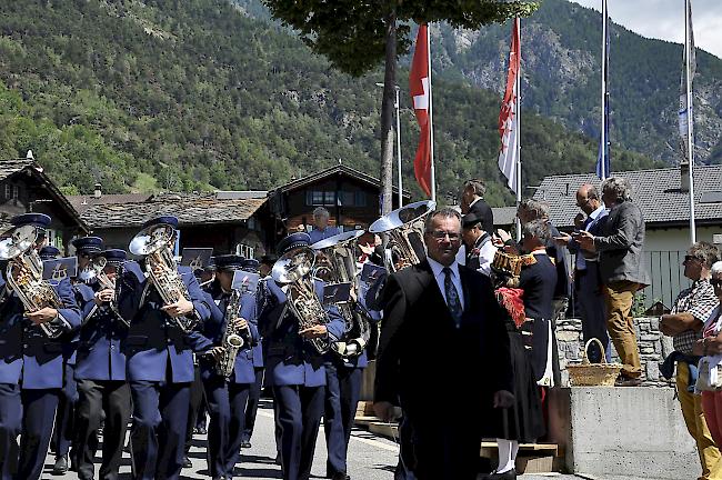 Den Abschluss am Festumzug machte die MG Ausserberg.