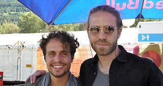 Lo und Leduc werden nach ihrem Auftritt heute Abend in Gampel weiterfeiern. Luc Oggier (links) und Lorenz H&auml;berli. 