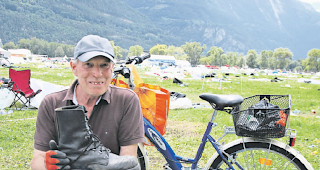 Einzelst&uuml;ck. Den Milit&auml;rstiefel l&auml;sst Paul Oberson liegen. Alleine taugt er h&ouml;chstens als Blumentopf.