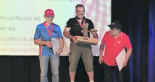 Hans Arnold (Mitte) gewann bei den Senioren.