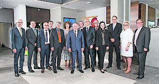 Kooperativ. Der Walliser Staatsrat begr&uuml;sste die Berner Regierung in Martinach. 