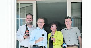 Frischer Wind. Das Team von links: Christian Gfeller, Paolo Basso, Lux und Patrick Z&rsquo;Brun.  