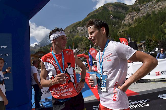 Der Zermatter Martin Anthamatten (rechts, mit Sieger De Gasperi) wird über die längste Strecke sehr guter Dritter und gewinnt am Vortag das Verticalrennen.