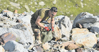 Immens. Im Rahmen der j&auml;hrlich zwei Geschossr&auml;umungsaktionen sammeln die Soldaten und die Mitarbeiter des Schiessplatzes Simplon bis zu 30 Tonnen Munitionsschrott ein.