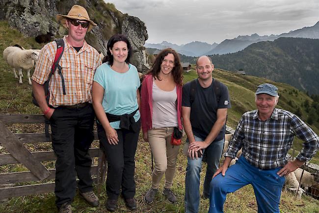 Florian (43) und Katja Grand (42), Patricia (39) und Patrick Franzen (43), alle vier aus Bitsch und Ambros Salzmann (70) aus Naters