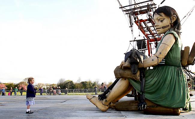 Die Theatergruppe «Royal de Luxe» ist wegen ihrer riesigen Figuren bekannt. 