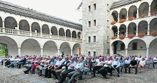Zahlreich. Die Festlichkeiten des St. Barbaravereins fanden im Stockalperschloss statt. 