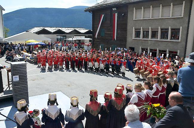 Ahnenmusikanten. Impressionen vom 53. Bezirksfest Westlich Raron in Ausserberg.