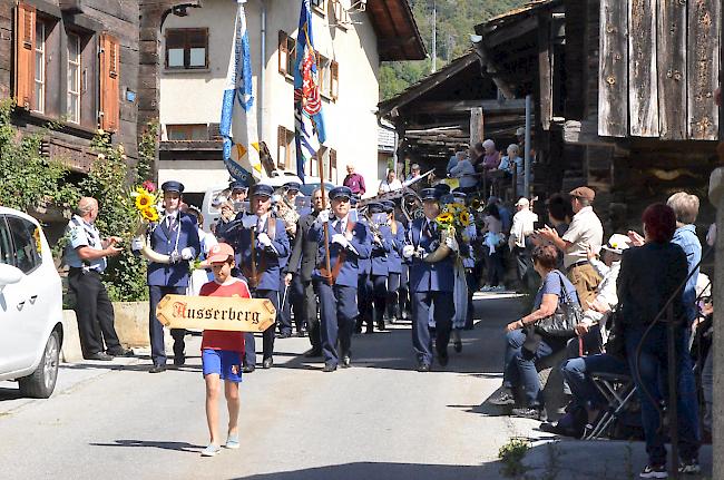 Ahnenmusikanten. Impressionen vom 53. Bezirksfest Westlich Raron in Ausserberg.