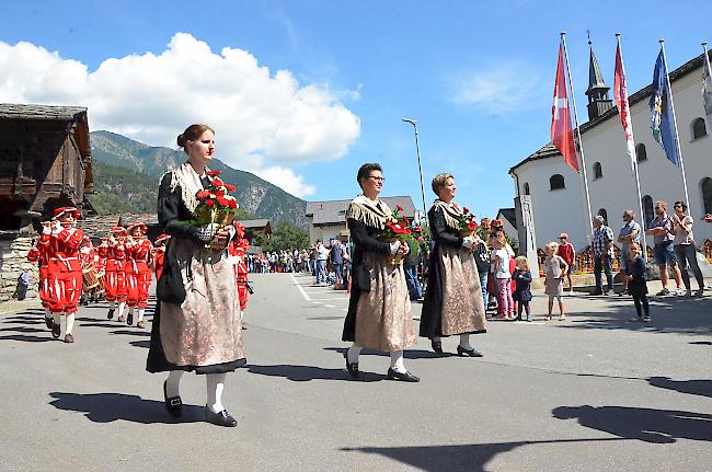 Ahnenmusikanten. Impressionen vom 53. Bezirksfest Westlich Raron in Ausserberg.